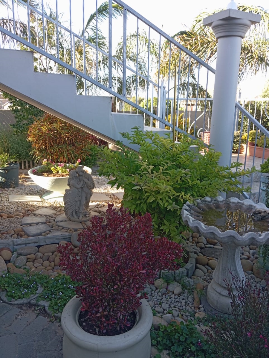 4 Bedroom Property for Sale in Wavecrest Eastern Cape